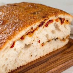 Хлеб Фокаччо с помидорами и маслинами вес