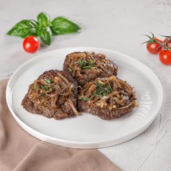 Говядина в бальзамическом маринаде с луком вес
