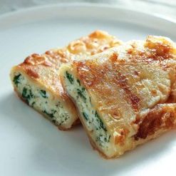 Закуска из лаваша с сыром и яйцом и зеленым луком вес