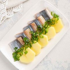 Филе сельди с картошечкой и зеленым луком вес
