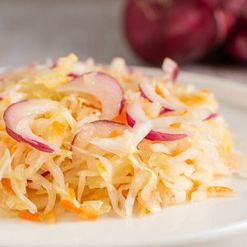 Капуста квашеная с крымским луком и маслом холодного отжима вес