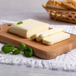Масло Традиционное сливочное несоленое 82.5% вес Наша Сыроварня
