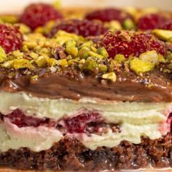 Десерт Трайфл Фисташка/малина 460г