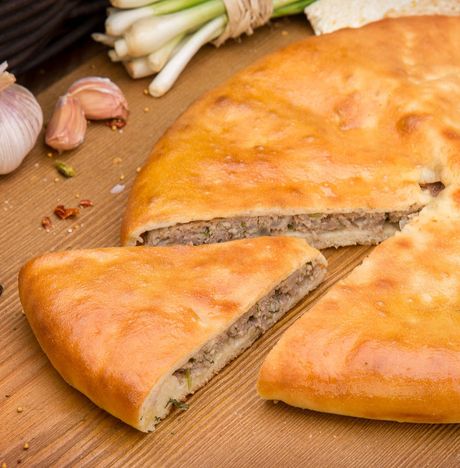 Пирог Осетинский с говядиной и сыром вес