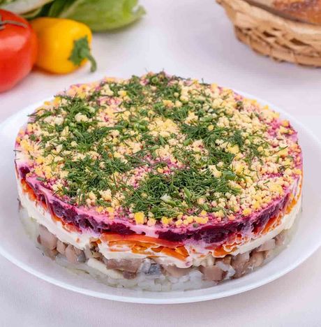 Сельдь под шубой с маринованным лучком вес