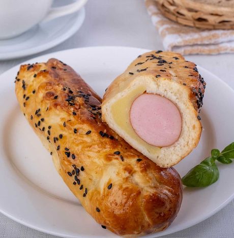 Пирожок с картофелем и сосиской 160г