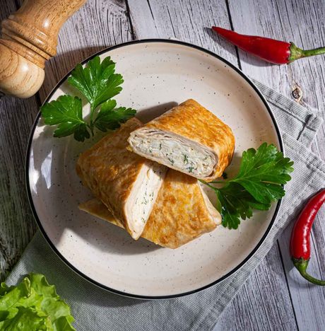 Закуска из лаваш с сыром и яйцом и зеленым луком вес