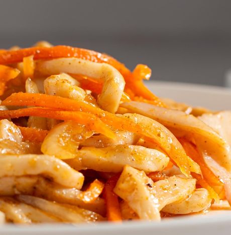 Салат Хе с кальмаром пл/к 200г