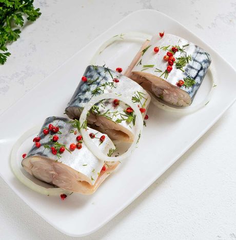 Скумбрия атлантическая с луком и перцем с/с вес