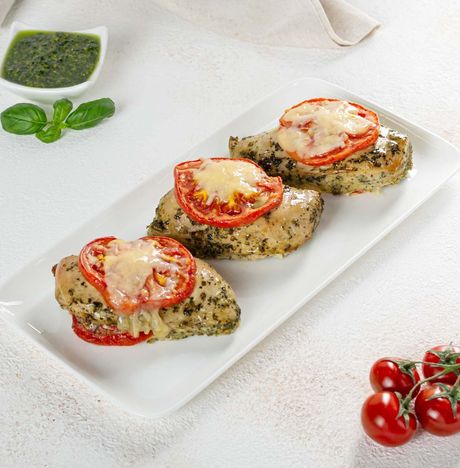 Филе грудки куриной в соусе песто с томатом и сыром вес