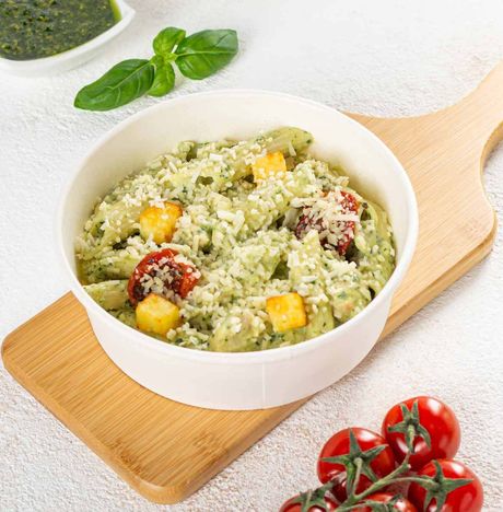 Паста с курицей и соусом песто 200г