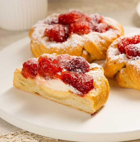 Даниш с клубникой 150г 