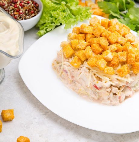 Салат Цезарь классический с курицей вес