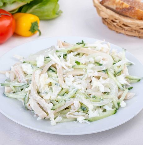 Салат Морская радость с кальмарами вес