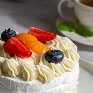 Десерт Меренговый с сырным кремом вес