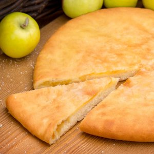 Пирог Осетинский с яблоком и лимоном вес