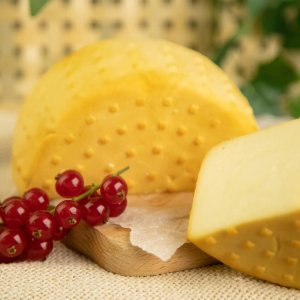 Сыр Наша Сыроварня Сулугуни копченый 45% вес