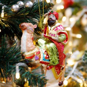 Украшение елочное Волхвы с дарами стекло 5х10х15см