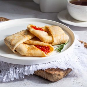 Блинчики с красной икрой вес