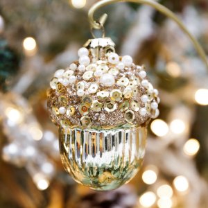 Украшение елочное Желудь с жемчужин бисер/пайетками золотой стекло6х8см