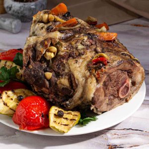 Окорок бараний с овощами запеченный в рукаве вес