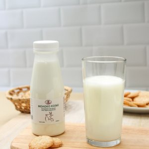 Молоко Козье пастеризованное цельное питьевое 2.8-5.6% 250мл