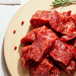 Шашлык из свиной шеи в брусничном маринаде п/ф 1кг вес