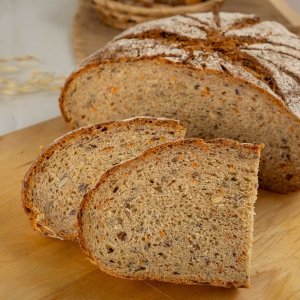 Хлеб пшенично-ржаной с морковью и семечками вес