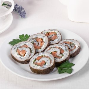 Рулет Закусочный с красной рыбкой вес