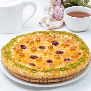 Пирог Праздничный с грушей и малиной вес