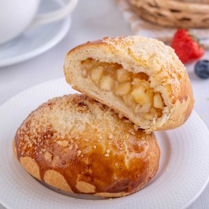 Пирожок с яблоками 100г