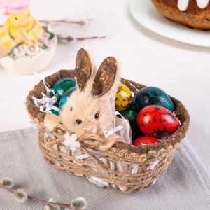 Яйцо перепелиное крашеное с игрушкой 12шт