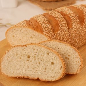 Батон нарезной с кунжутом Волжский 370г