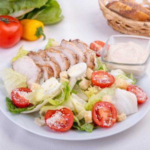 Салат Цезарь с курицей 250/50г