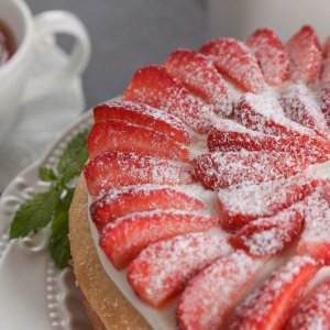 Торт Бабушкин с клубникой 1кг вес