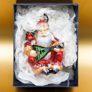 Фигурка Санта с балалайкой 12х9х1см стекло 2997К00
