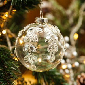 Украшение елочное Шар Серебряные листья стекло прозрачное 8см GLB262