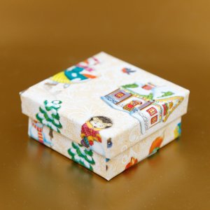 Коробка квадрат Новогодние советск зверята 5,5х5,5х2,5см картон