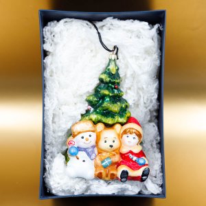 Фигурка Втроем сидим под елкой 9х6х15 стекло 4767К00