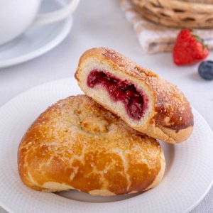 Пирожок с малиной 95г