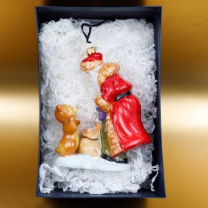 Фигурка Комозья Фэмили Дед Мороз и мишка с календарем 9х6х15см стекло