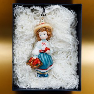 Фигурка Комозья Фэмили Девочка с яблоком 9х6х15см стекло 4923Н00