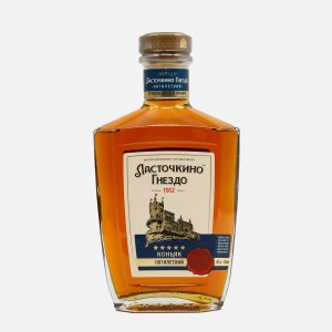 Коньяк Ласточкино Гнездо пятилетний 40% ст/б 0,5л