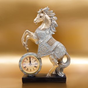 Фигурка декоративная Лошадь с часами L23 W7 H33см полимер