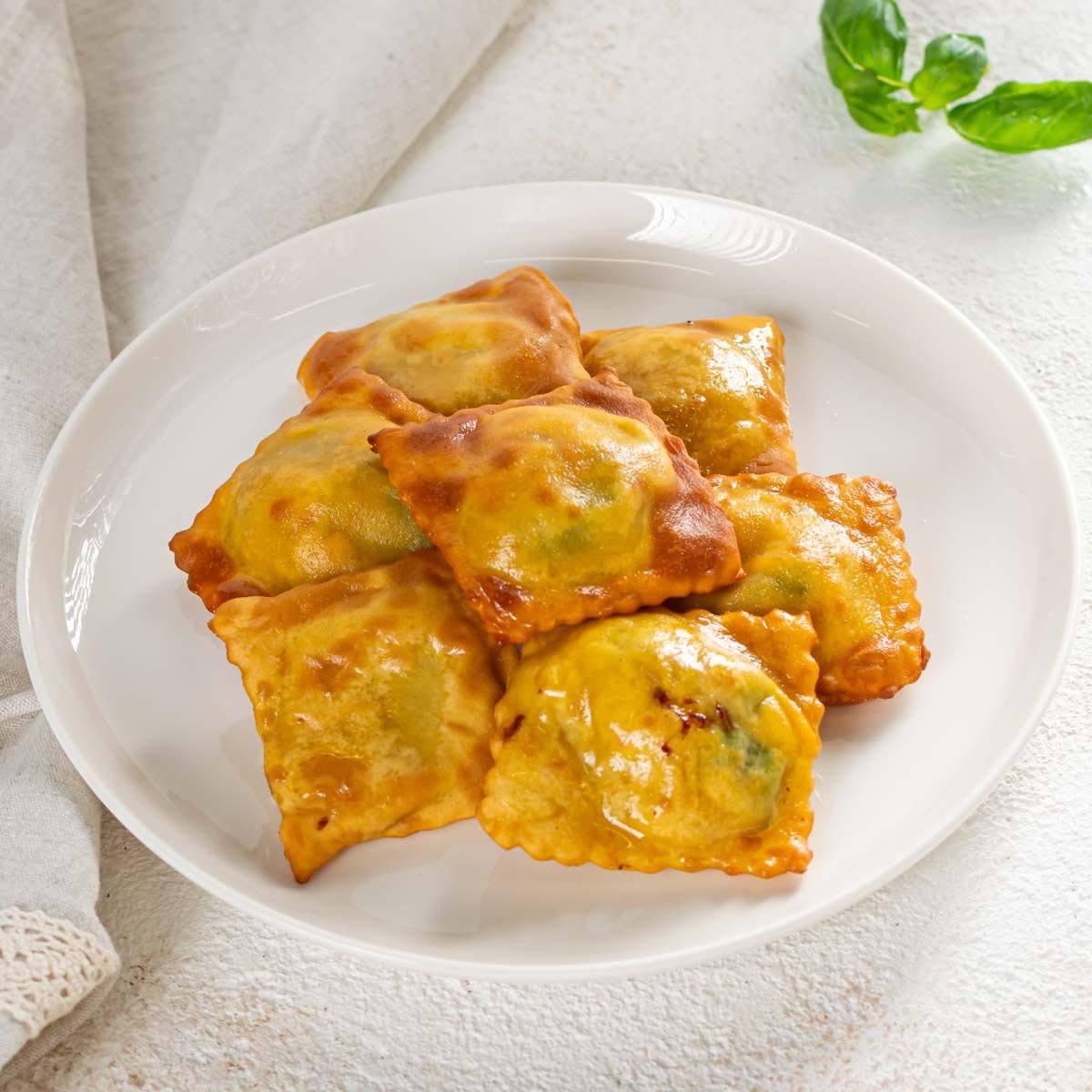Равиоли тыквенные с курицей и шпинатом жареные вес