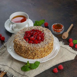 Торт Медок с малиной вес